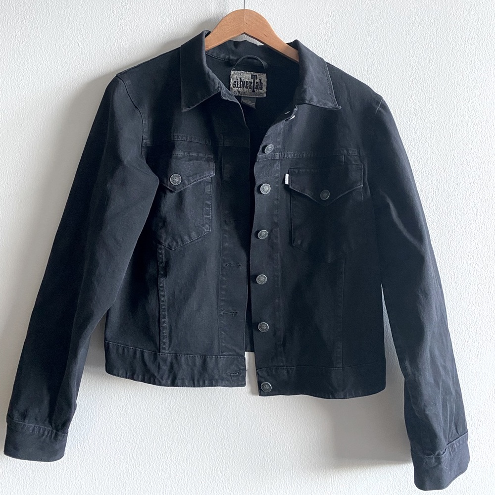 Black Levi’s denim jacket